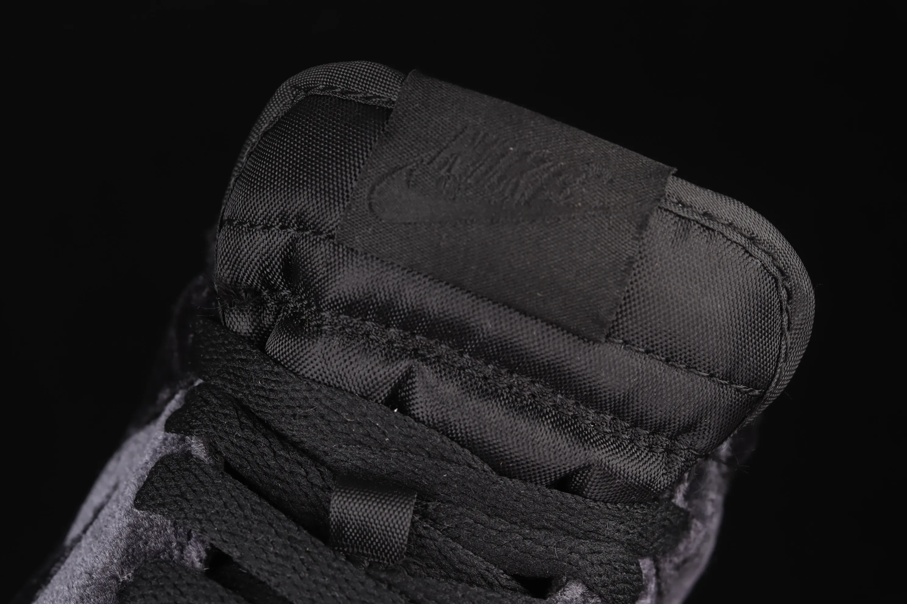 All categories Nk SB Dunk Series Nk SB Dunk Low Low-top skate shoes Pure original version Dover Street Market x Nk Dunk Low "Triple Black" Black Valentine's Day SB Dunk Series low-top skate shoes DH2686-002